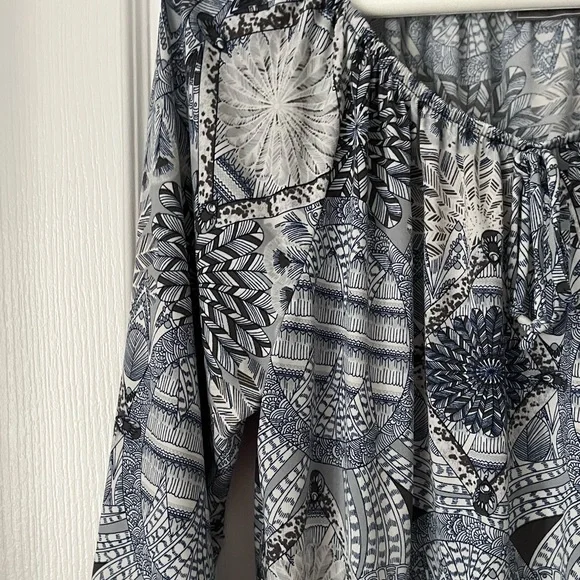 LAURA PETITES Blue & Neutral Boho Print Blouse Size Medium - Picture 6 of 7